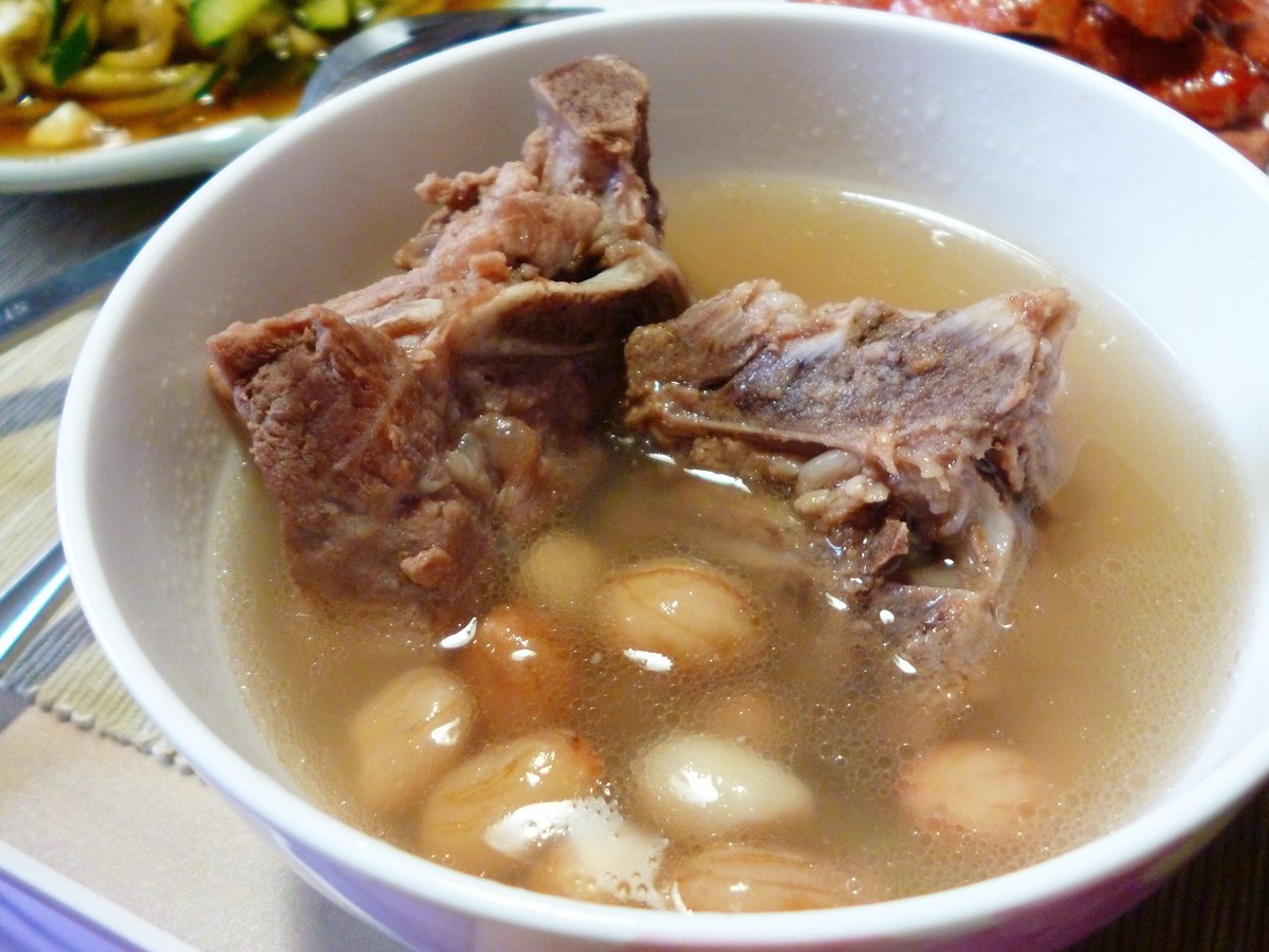 花生莲藕排骨汤