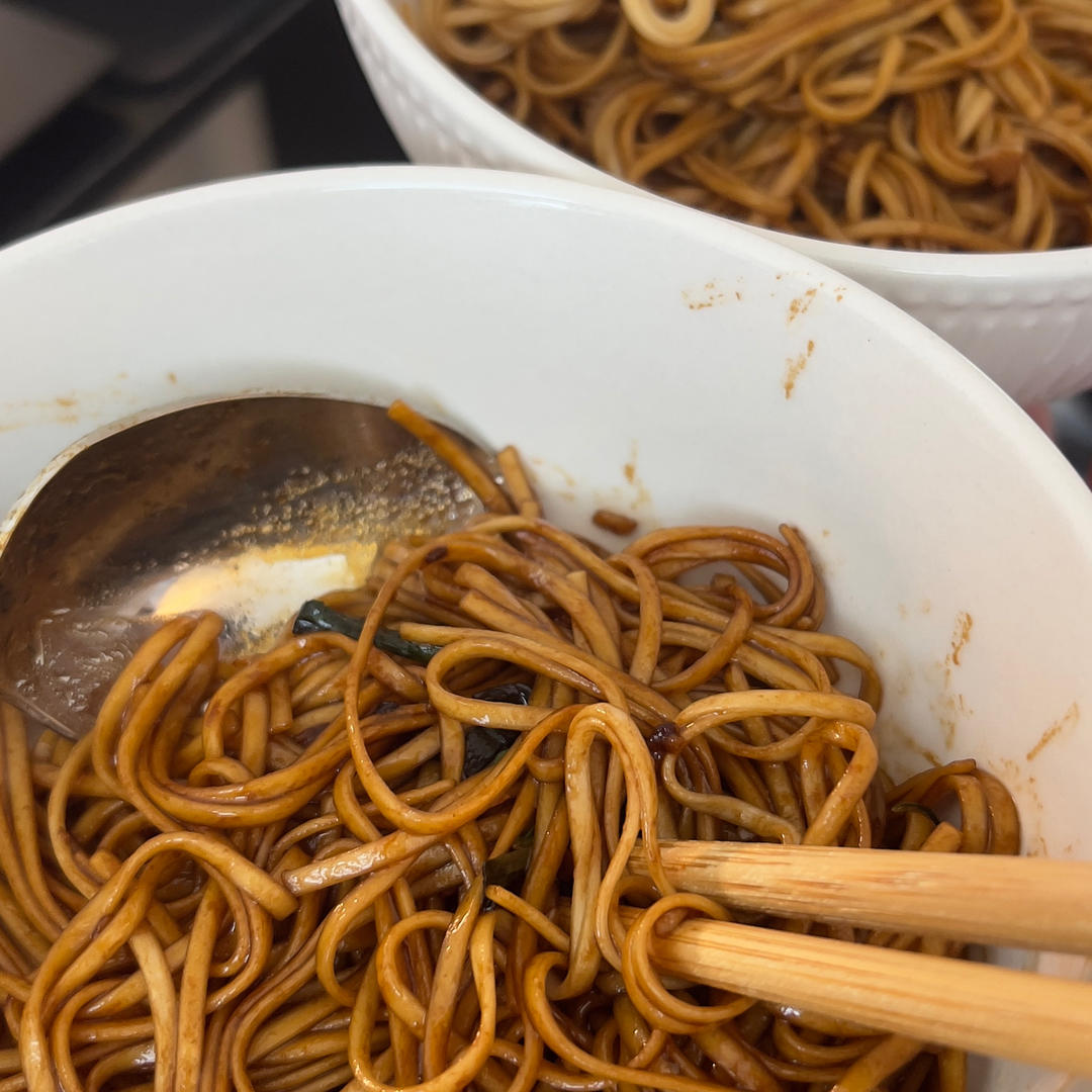 10分钟搞定的一碗葱油拌面