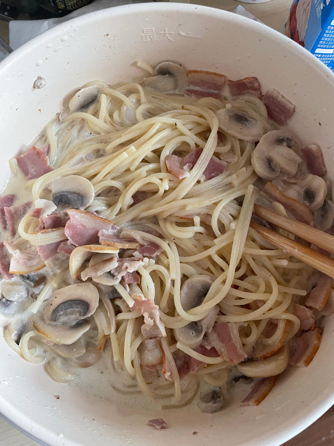 奶油蘑菇培根意大利面