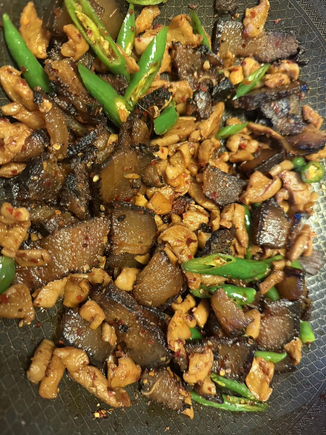 萝卜干炒腊肉（湘菜）新增腊肉快速去咸的方法