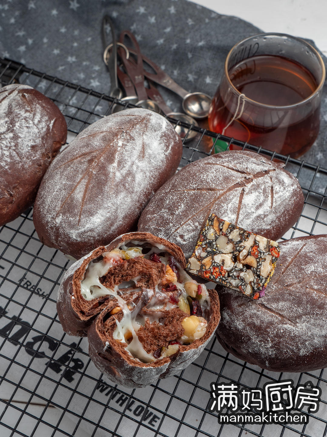 外脆硬，内柔韧，巧克力麻薯欧包，面包新食尚