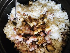 立夏咸肉青豆糯米饭的做法 步骤2