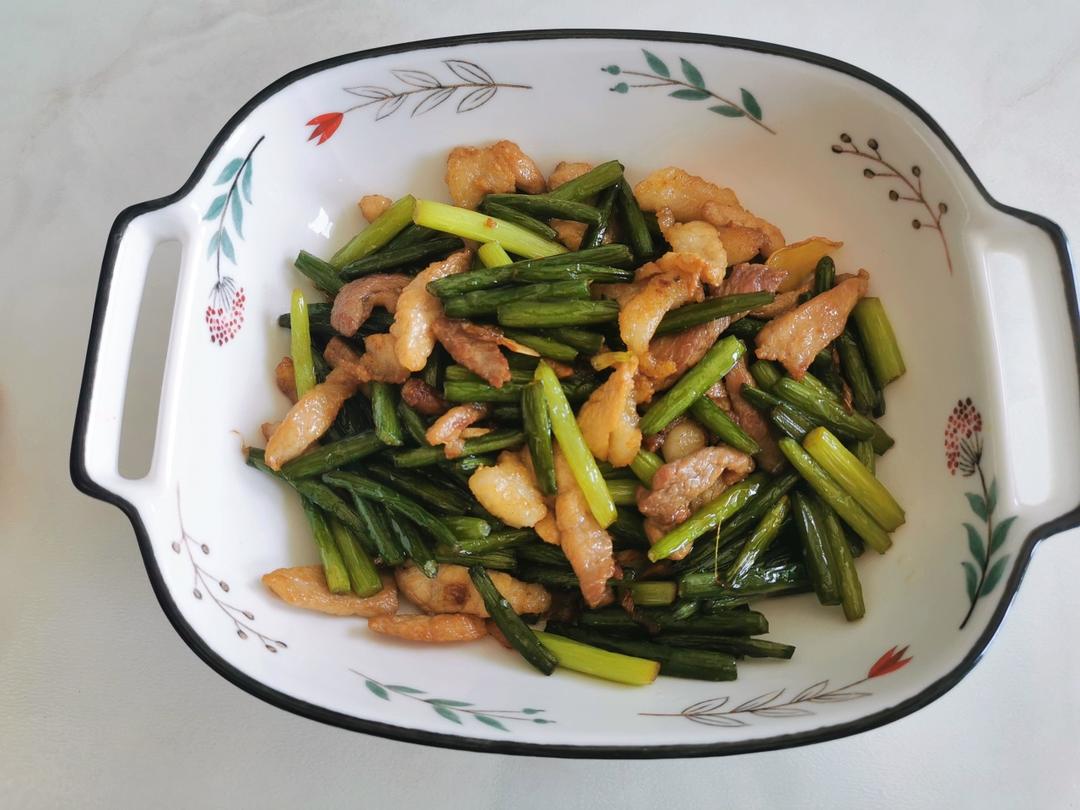 简单易做的下饭菜－蒜苔炒肉