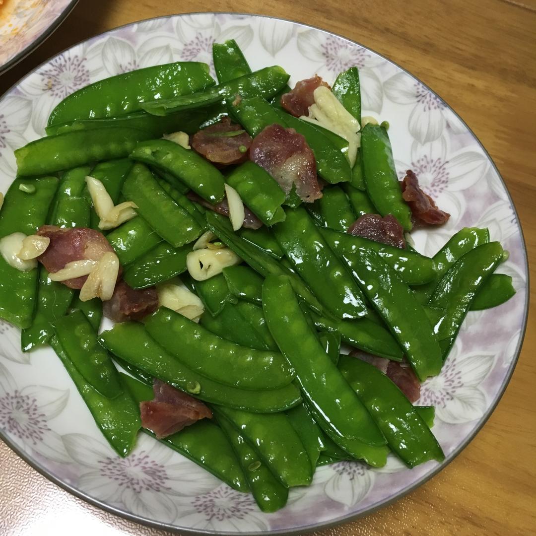 腊肠炒荷兰豆
