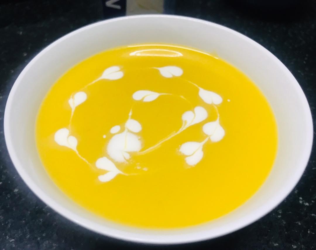 简单版奶油南瓜汤，有颜值又有营养