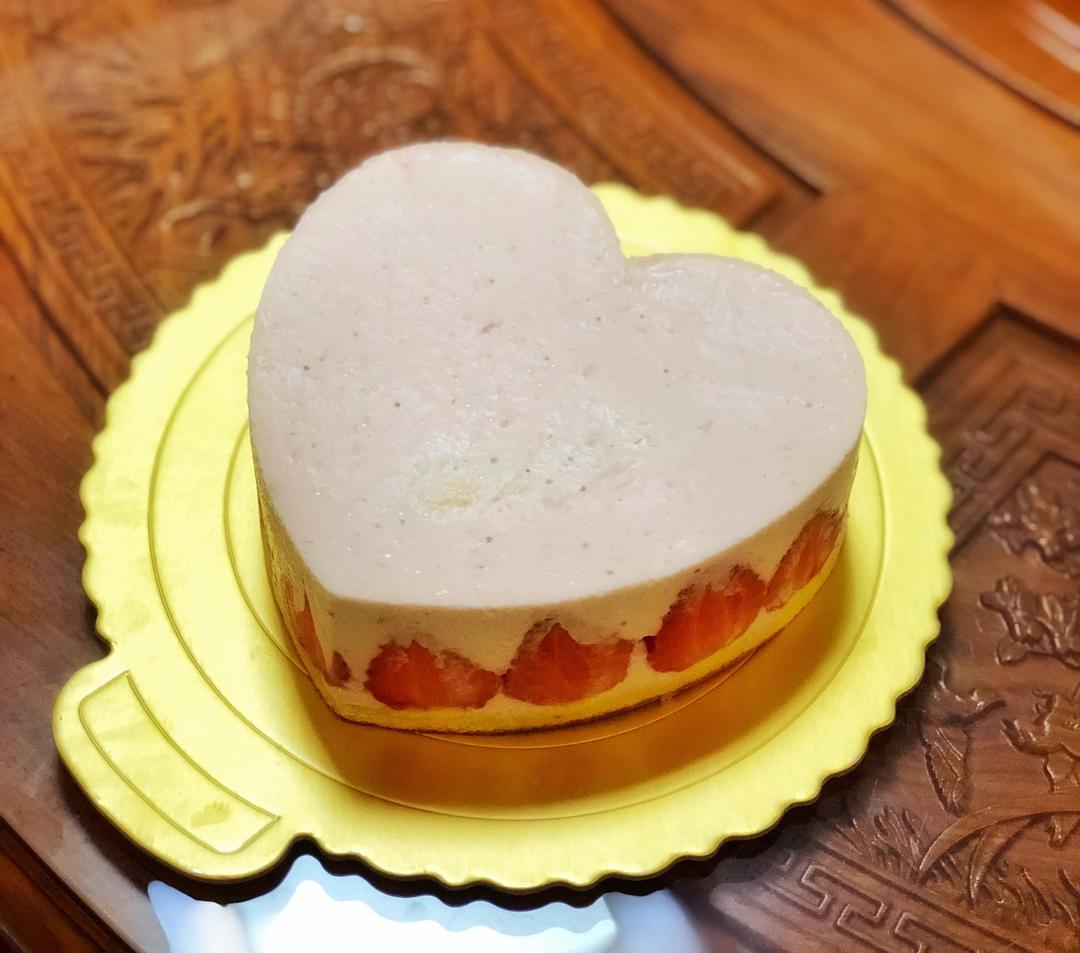 巧克力草莓慕斯蛋糕