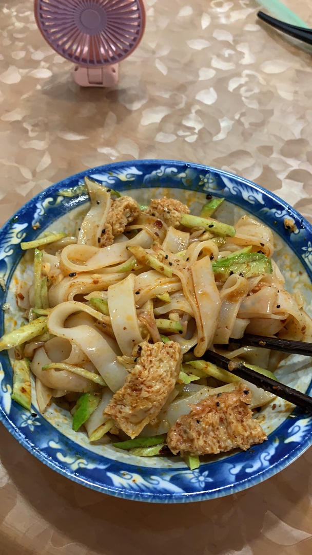 俩午妈做的超级简单凉皮做法