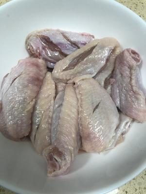 简单又好吃的盐煎鸡翅中的做法 步骤1