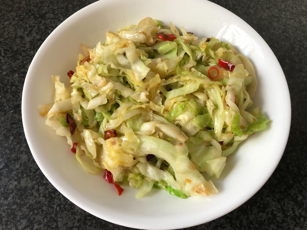 斯旺河畔做的酸辣包菜丝