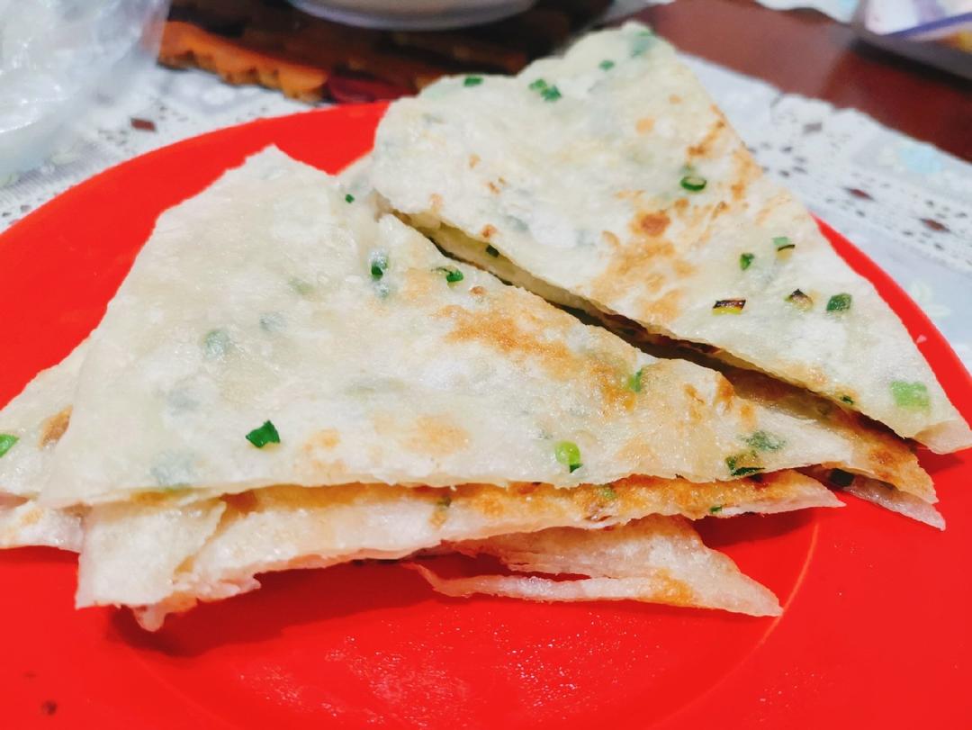葱花大饼、蓬松柔软又简单的大葱烙饼