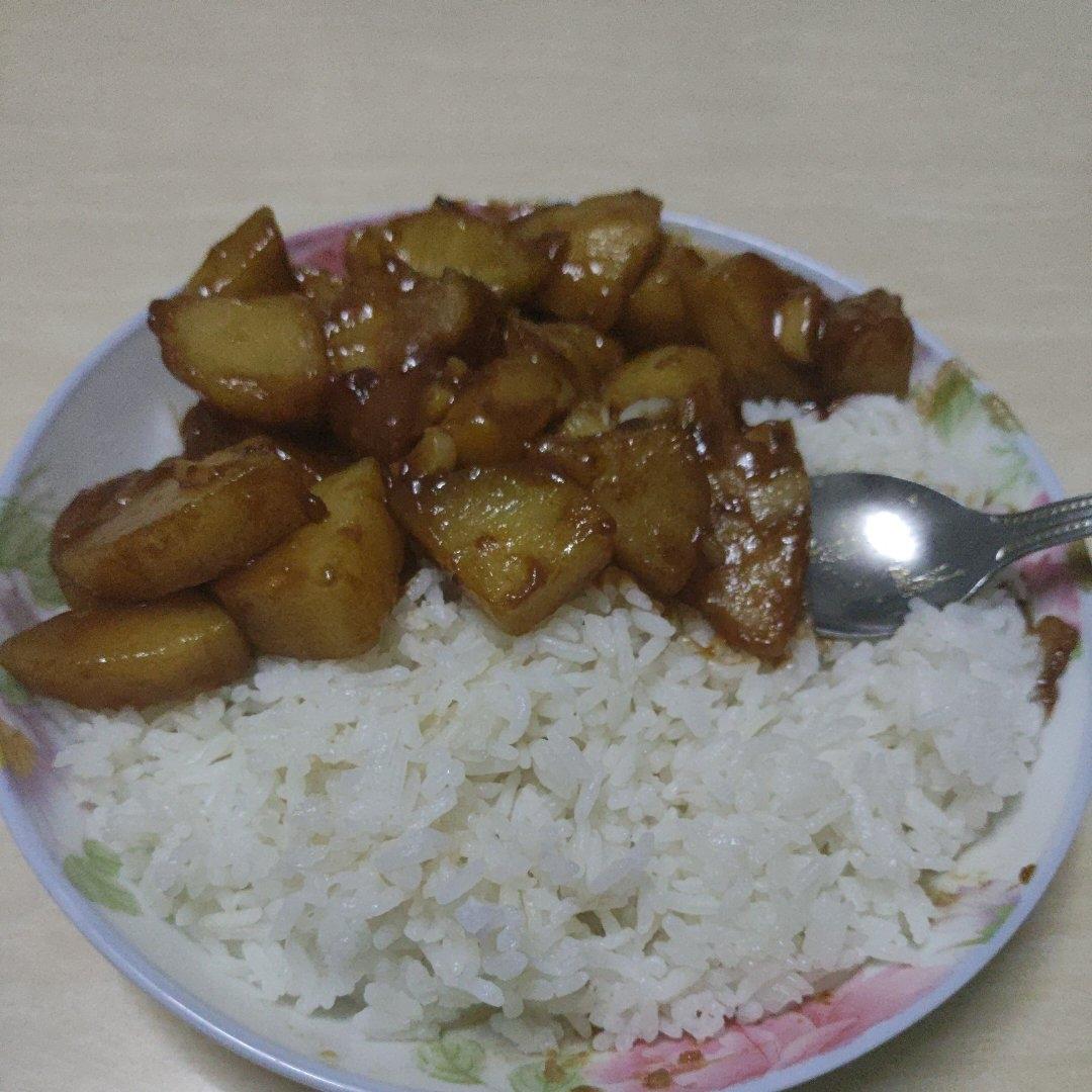 🔥巨下饭，软糯入味！比肉还好吃的红烧土豆