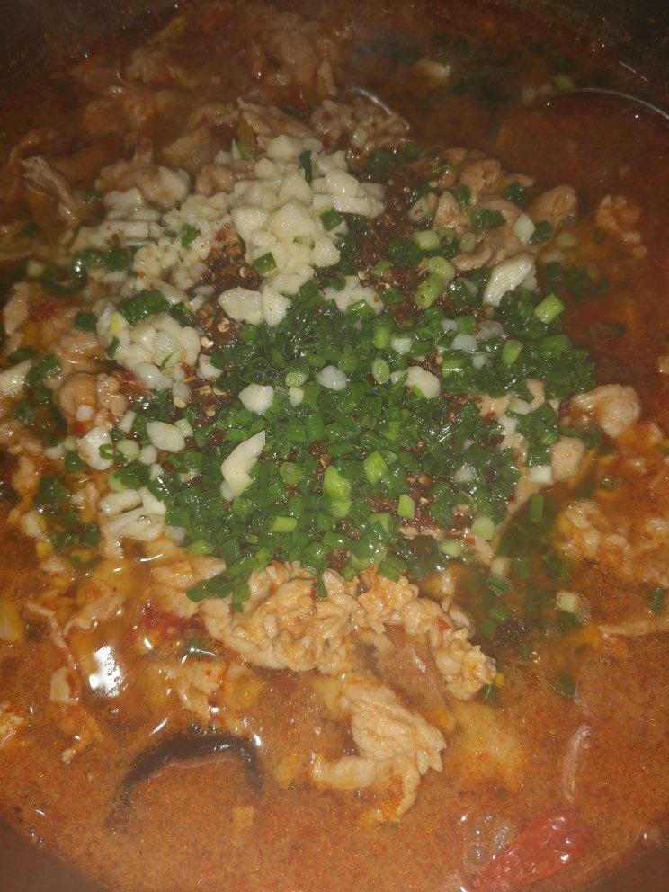 厨师长教你：“黄焖土鸡”的家常做法，味道很赞先收藏了