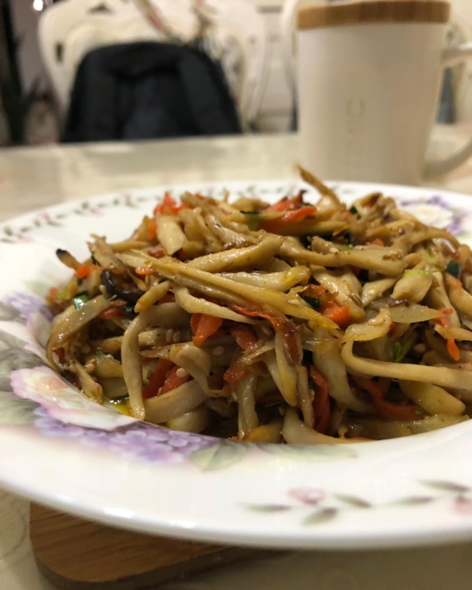【干煸杏鲍菇】想吃烧烤又担心健康？试试这做法！