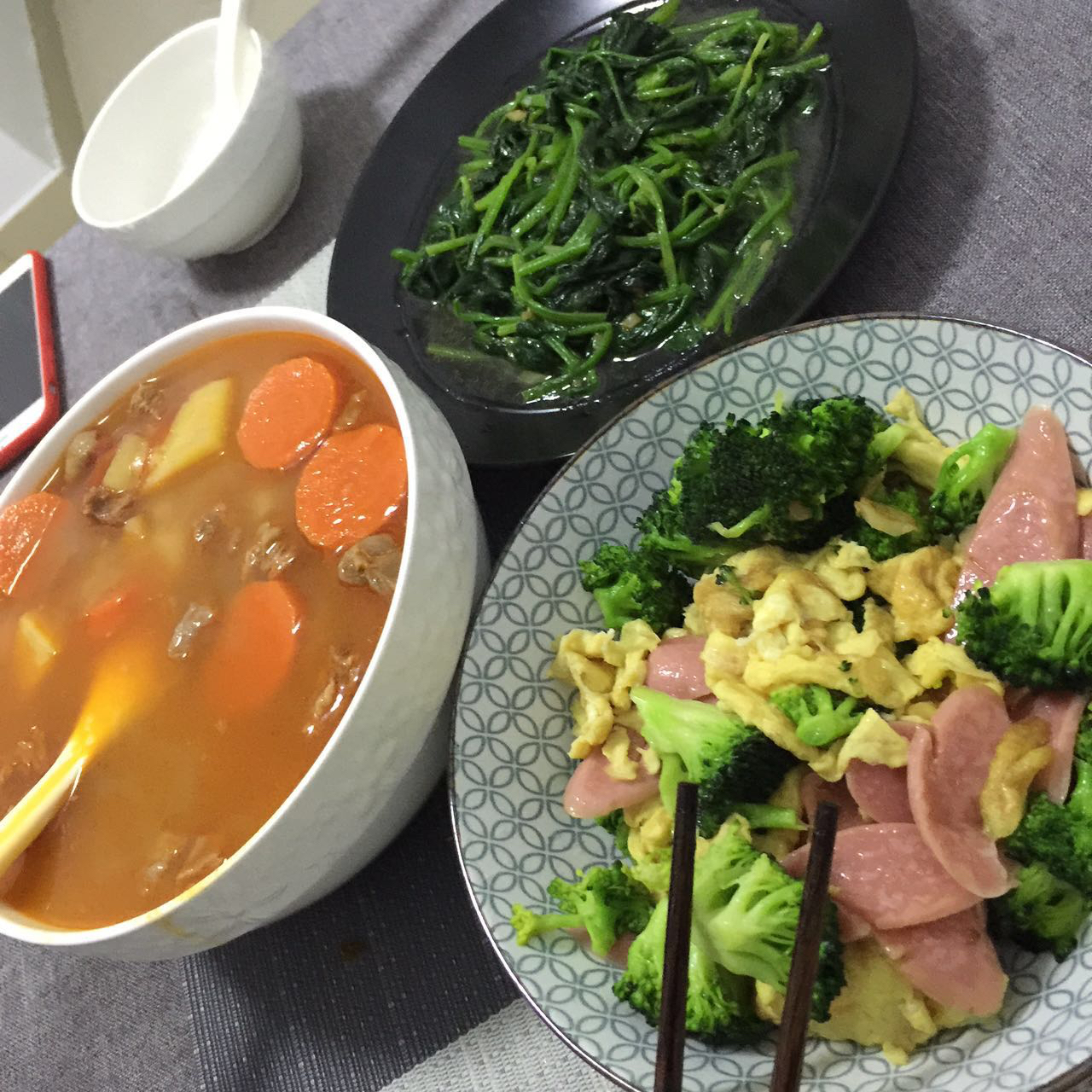 {☀快手晚餐☀}火腿肠滑蛋西兰花