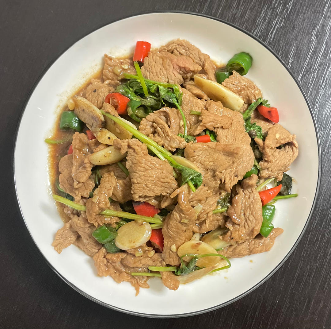 小炒黄牛肉，肉嫩味香！太好吃了简直是米饭杀手！