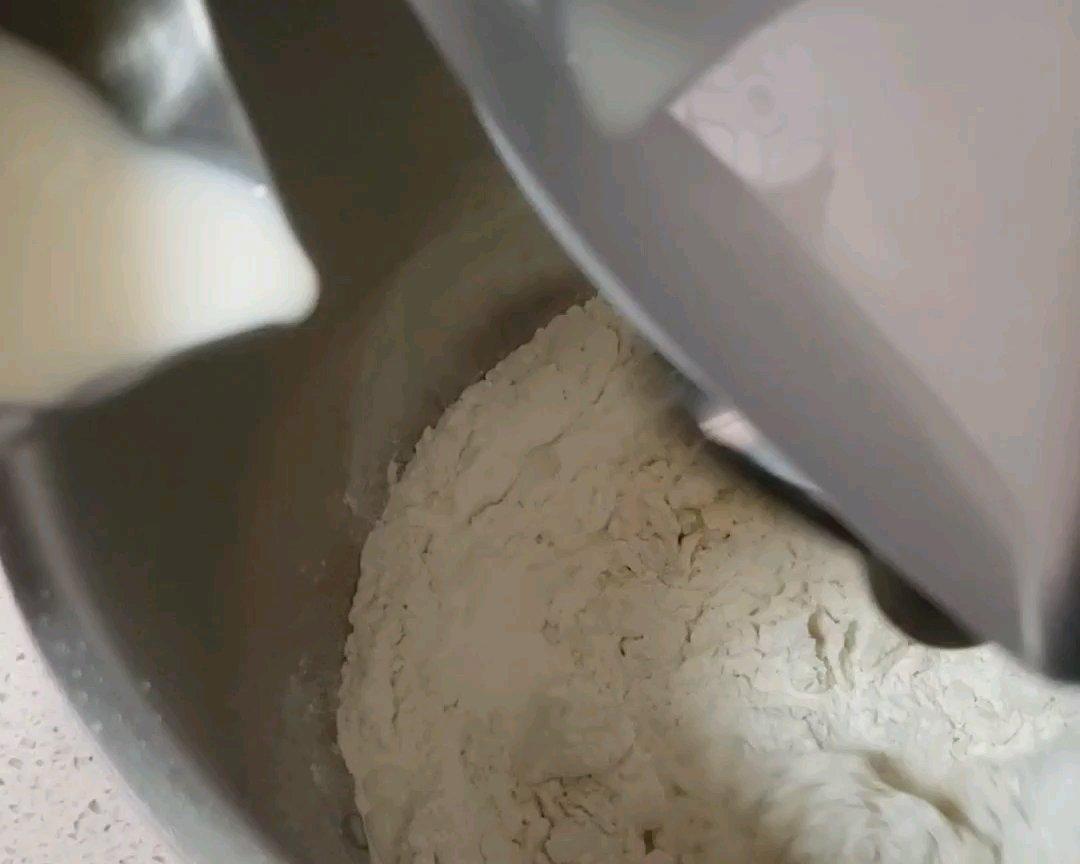 纯奶手撕吐司的做法 步骤1