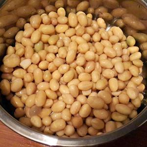 玉米黄豆炖猪蹄的做法 步骤1