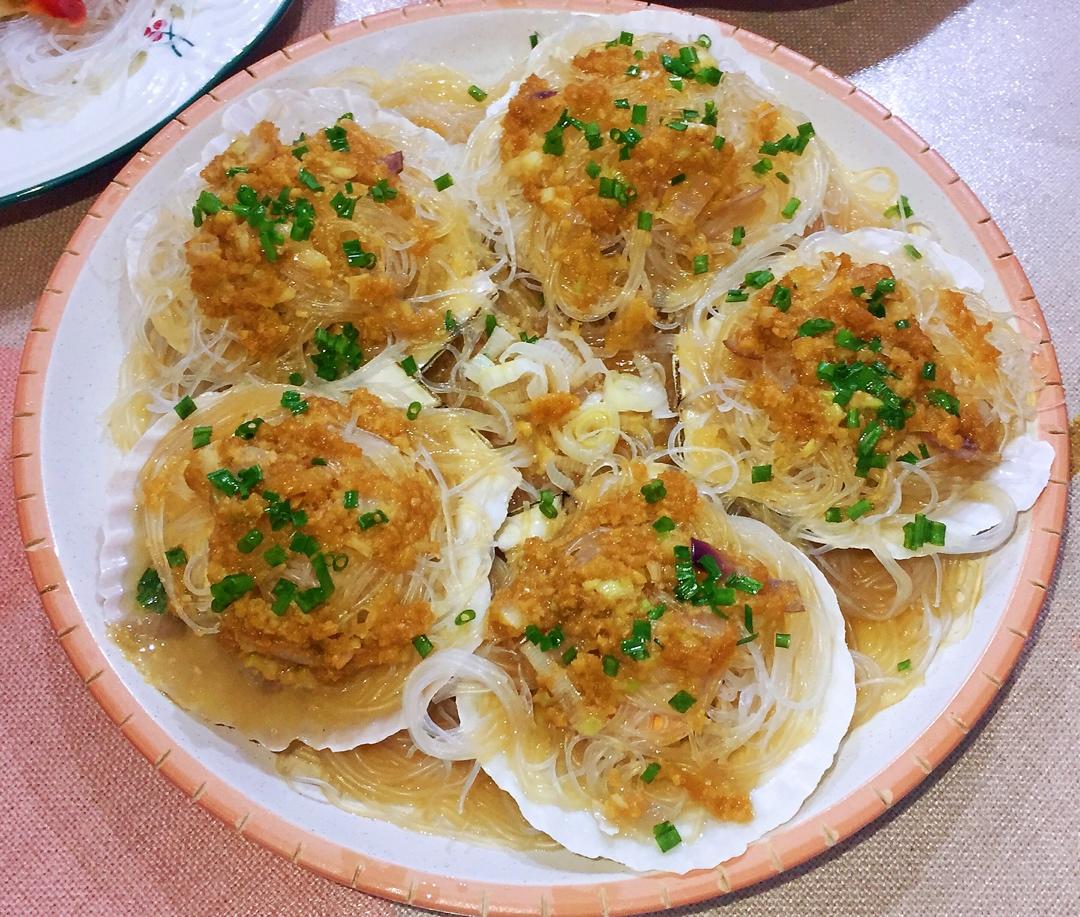 清心的阳光做的蒜蓉粉丝蒸大扇贝