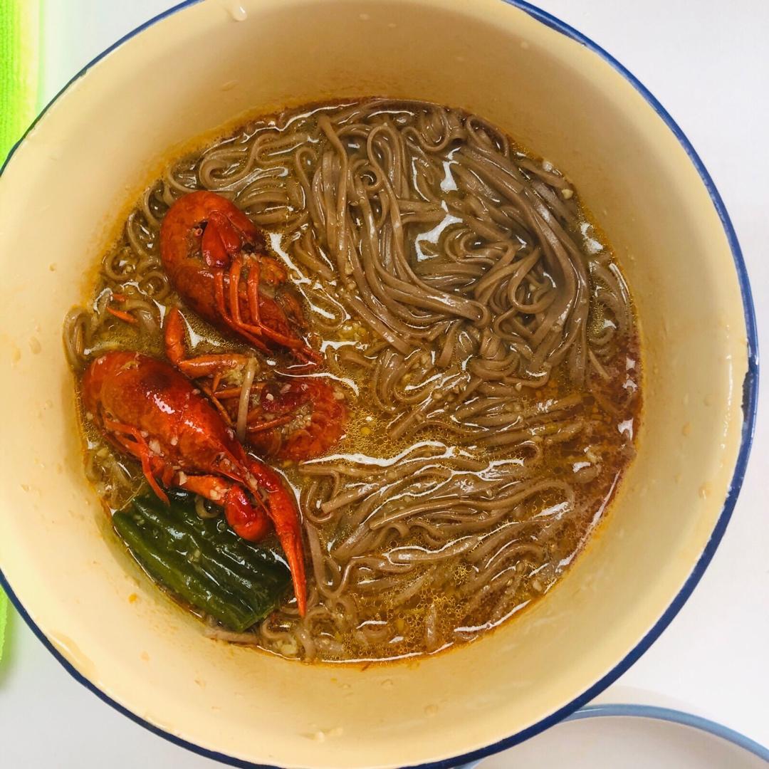 小龙虾拌面￨有灵魂的面条