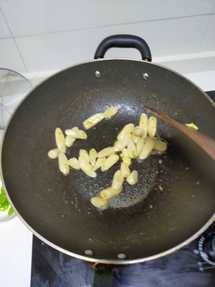 怎么炒都好吃的芦笋的做法 步骤4