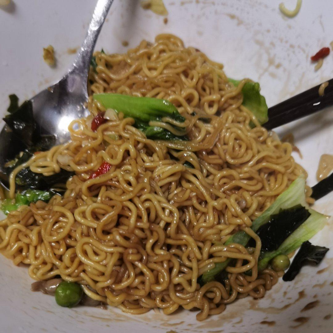 秒杀路边摊的炒方便面