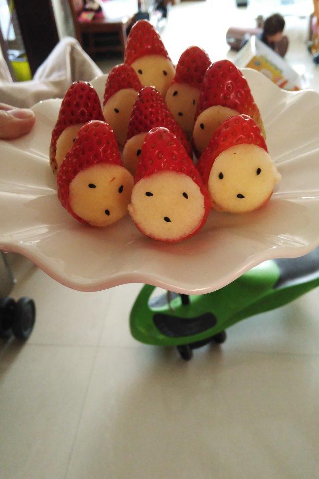 彤铭诗做的草莓宝宝