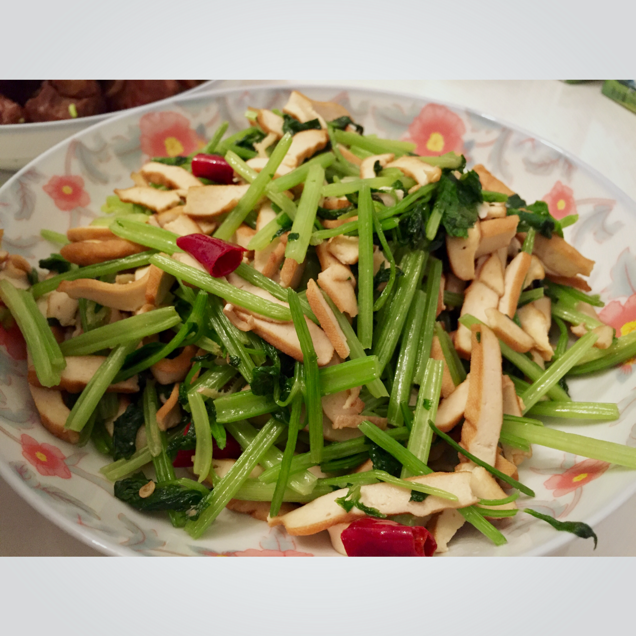 素菜：芹菜炒豆腐干