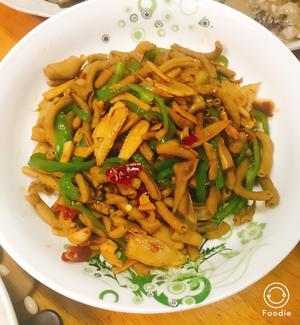 超级好吃媲美川菜店的家常青椒炒鸭肠的做法 步骤4
