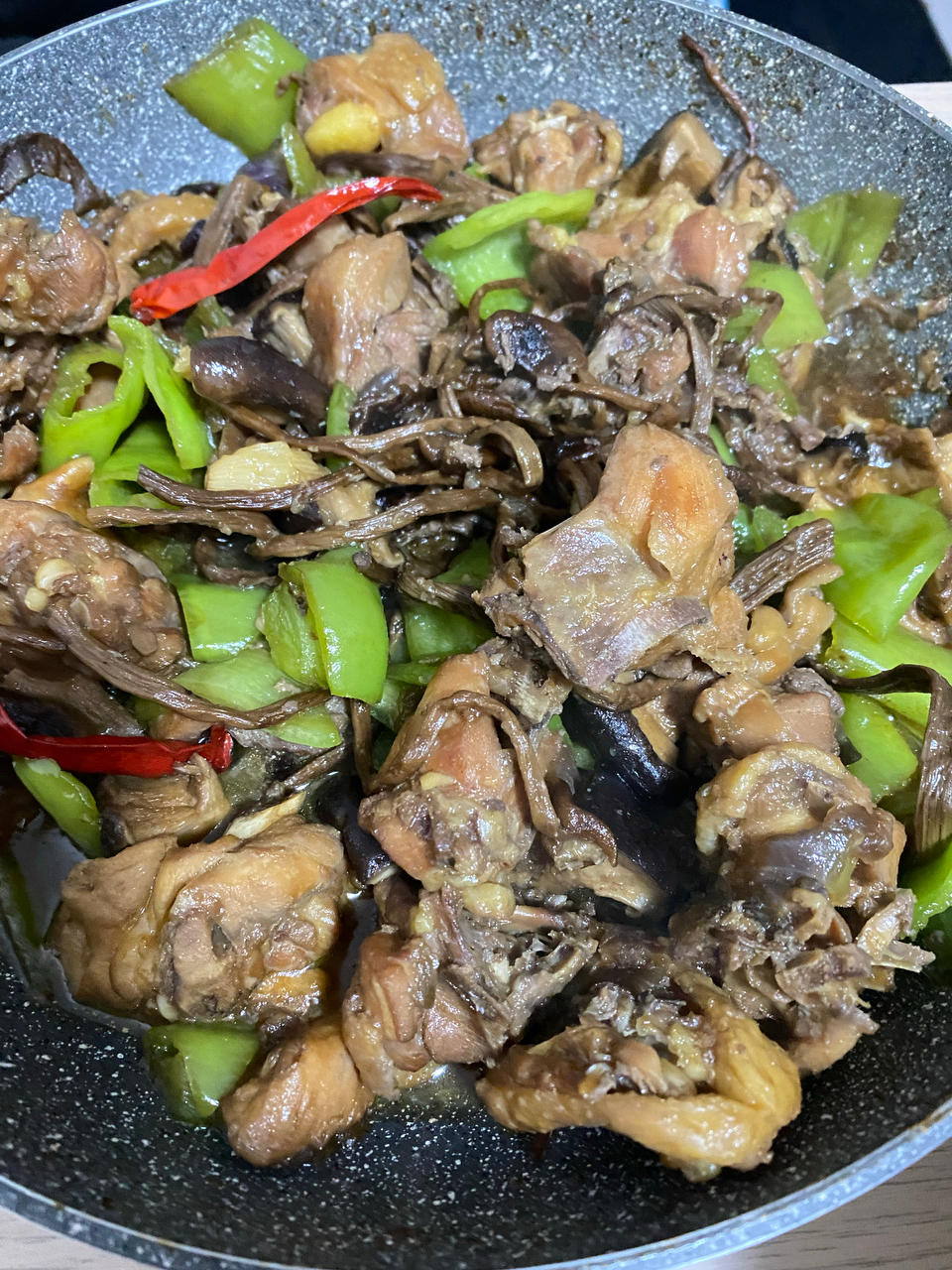 茶树菇干锅鸡