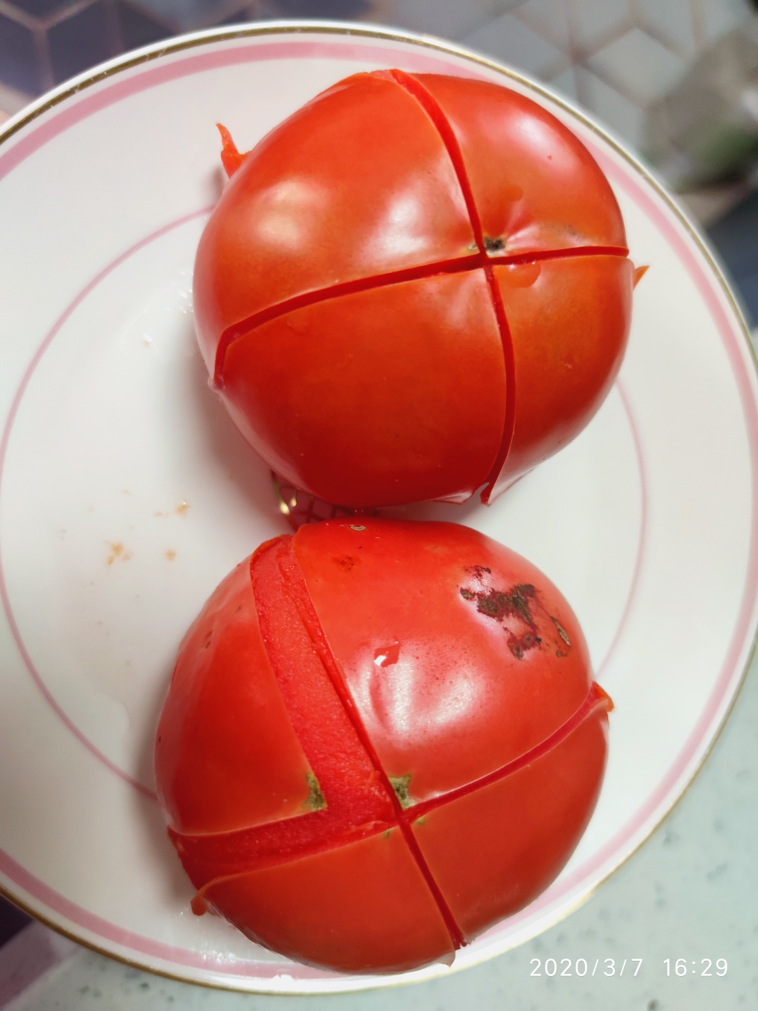 番茄巴沙鱼🍅🐠，西红柿酸甜软糯，鱼肉滑嫩细腻，暖春必备！的做法 步骤2