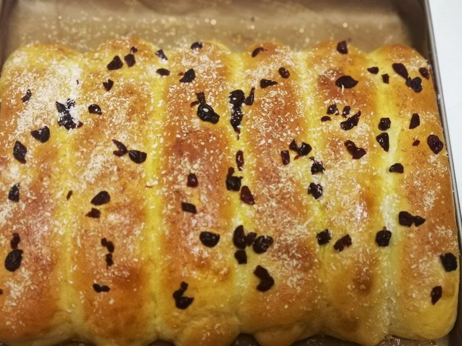 松软拉丝的面包机版蔓越莓雪山排包