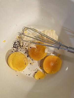 💥奇妙的口感｜早餐日式鸡蛋三明治こだわりタマゴサンド的做法 步骤4