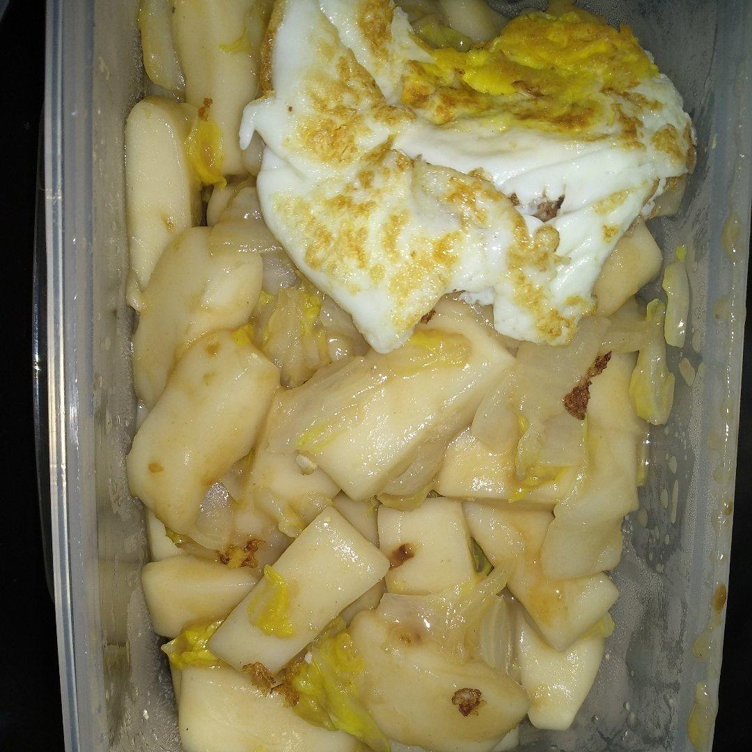 白菜香肠炒年糕