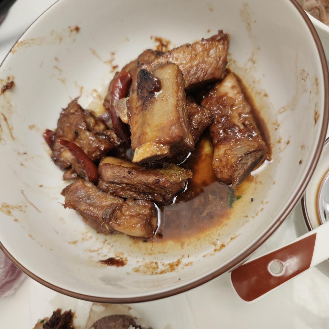 红烧排骨｜酱香浓郁