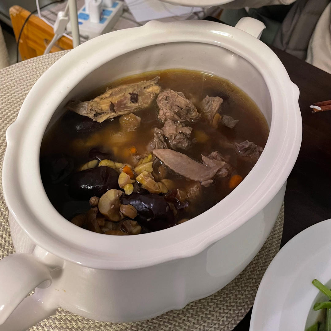 香菇栗子鸡汤