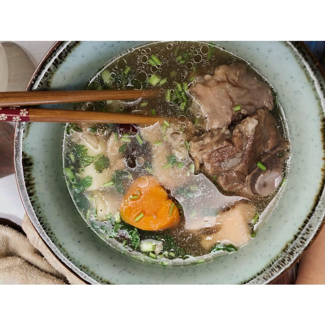冬日御寒羊肉汤