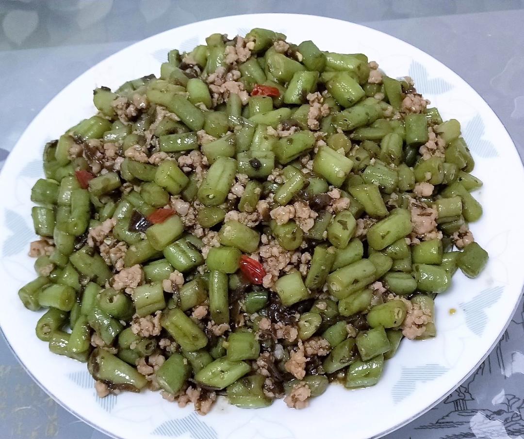 【橄榄菜四季豆拌面】