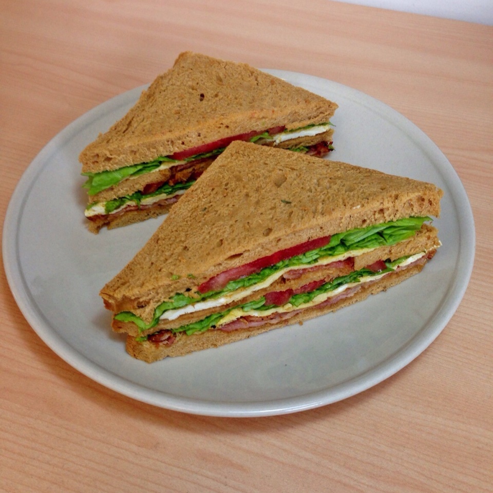 【1分钟鸡蛋三明治】微波懒人早餐