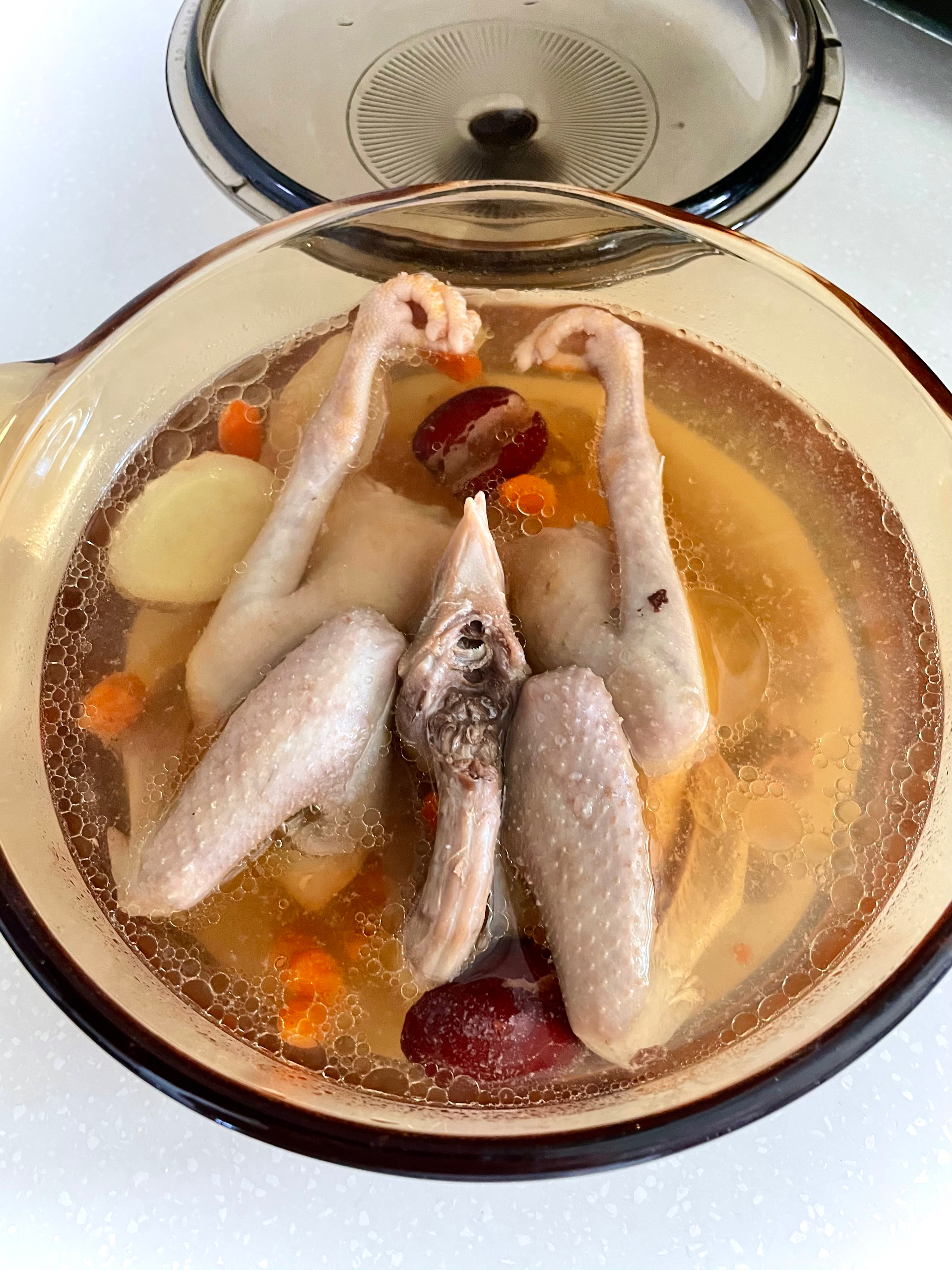 补血益气红枣黄芪炖鸽子——中式一日三餐（二百三十八）的做法