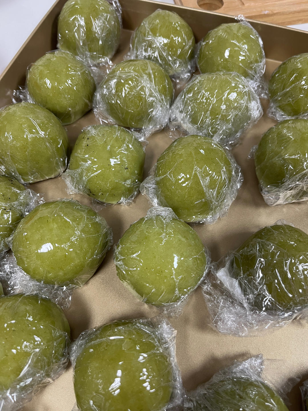 清明必吃的艾草青团