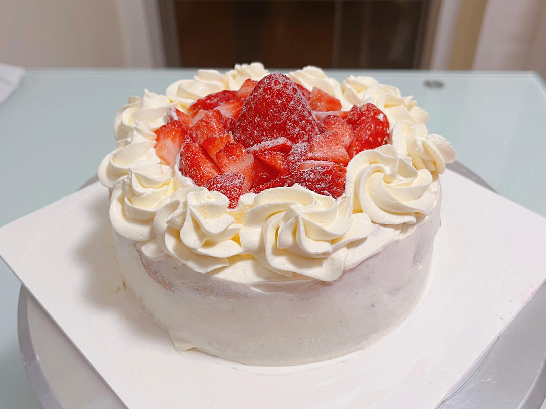 【全网最全合集】搬运🍓漂亮的草莓蛋糕~草莓季装饰灵感图