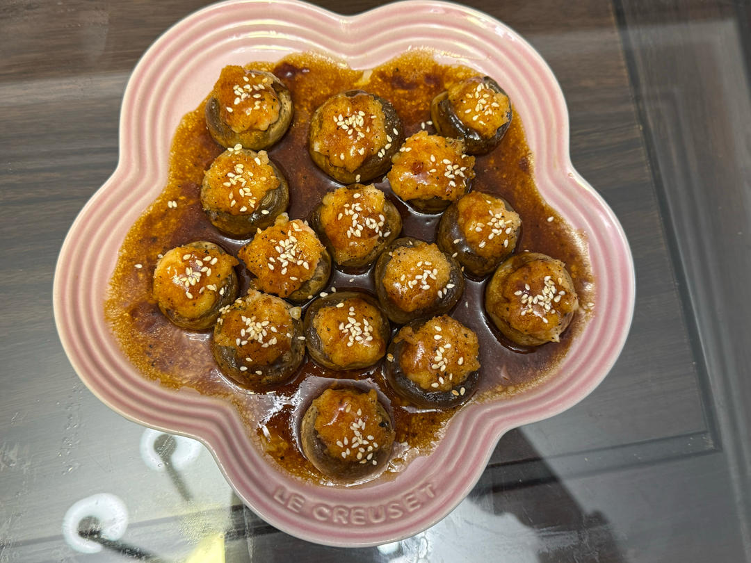 一口爆汁的虾滑酿口蘑