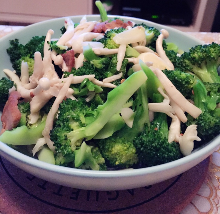 白玉菇炒西兰花