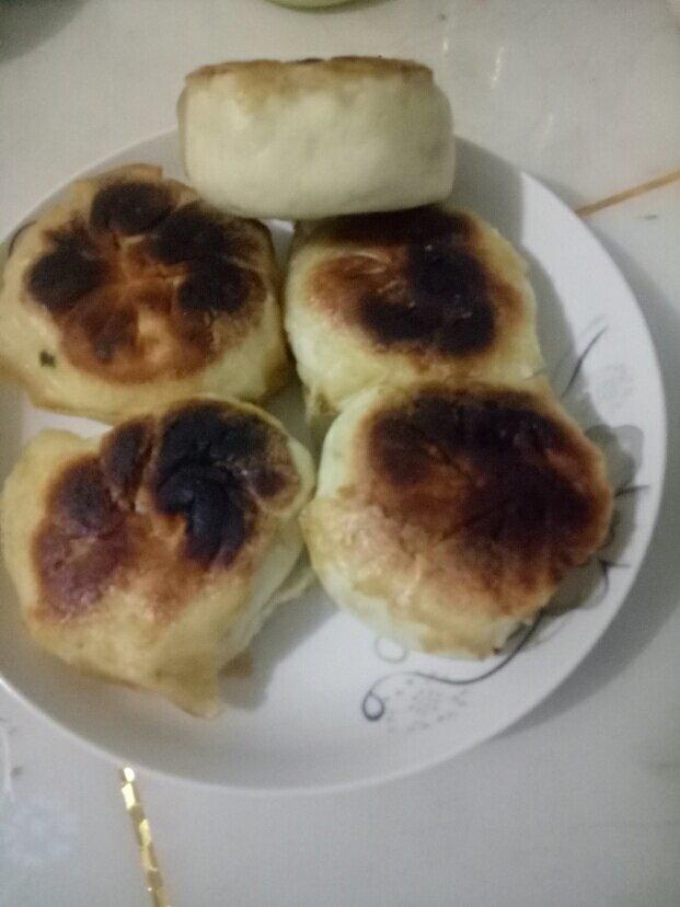 水煎包（韭菜）Fried Dumplings