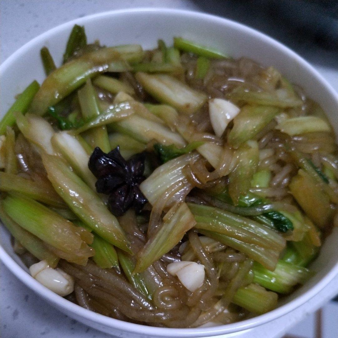 芹菜炒粉条(故乡的味道)