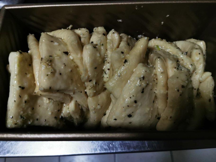 橄榄油蒜香手撕包