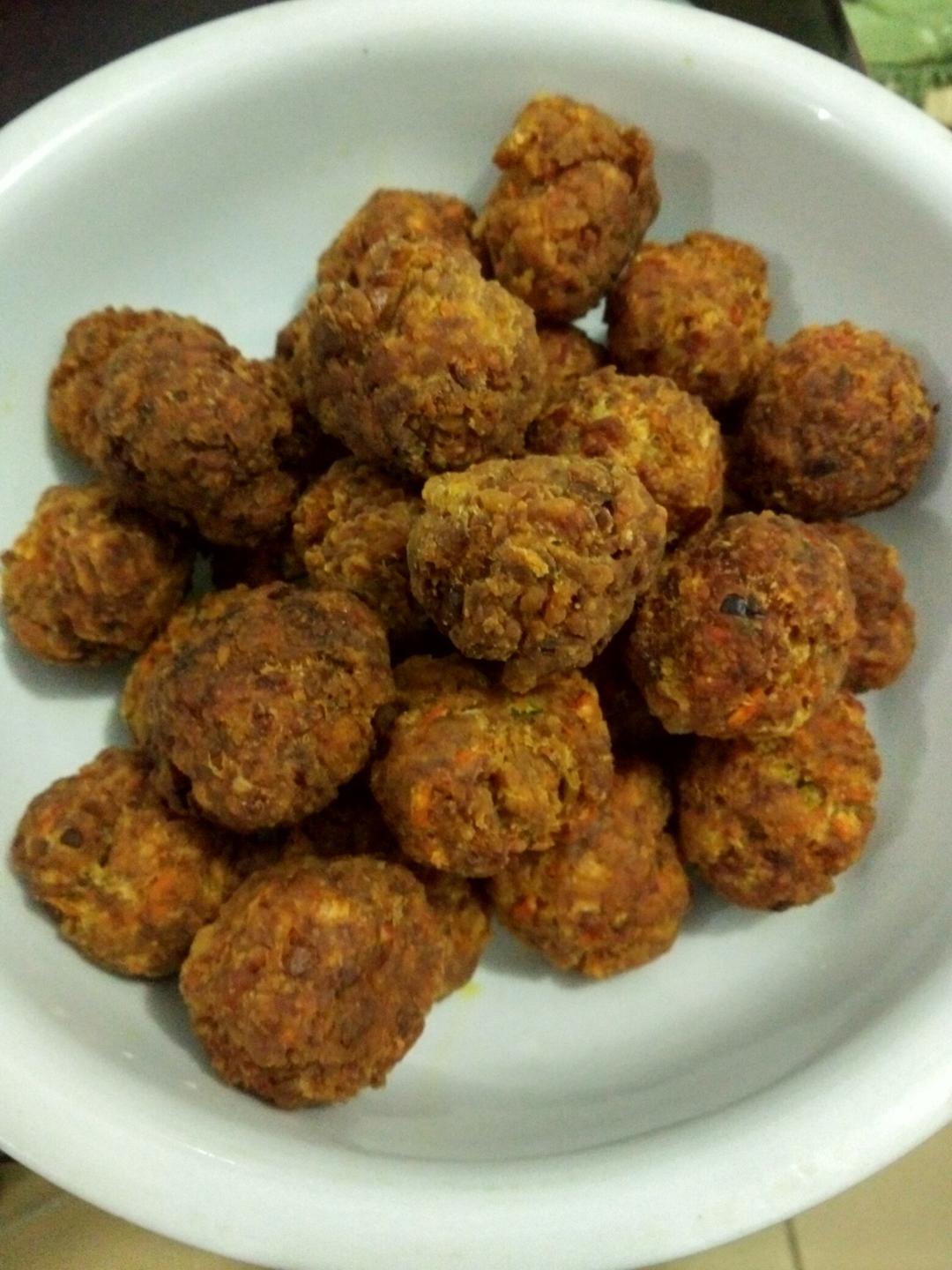 自制油炸肉丸子