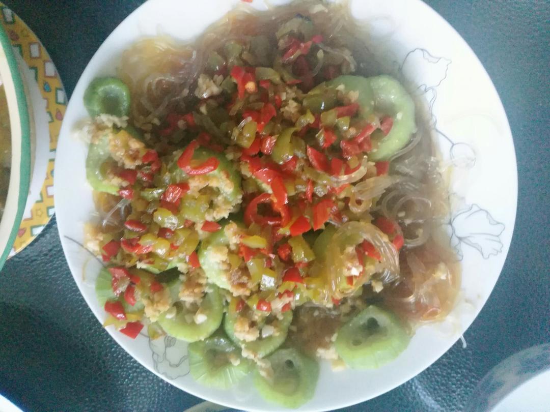蒜茸粉丝蒸丝瓜