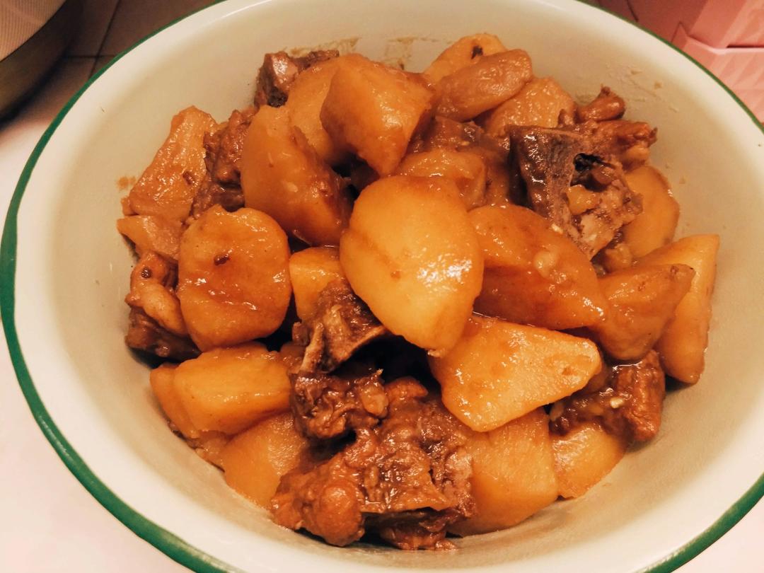 土豆烧排骨