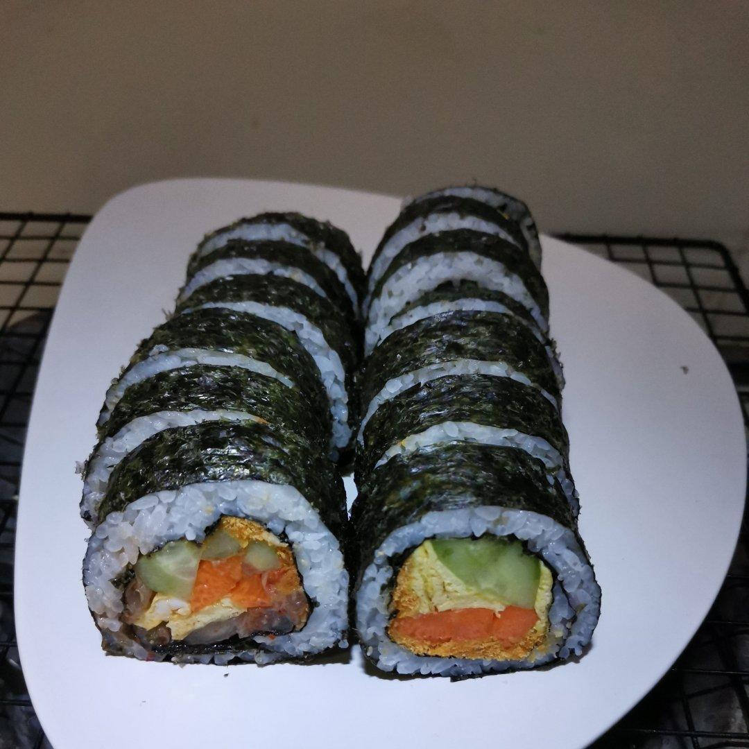 高颜值的紫菜包饭